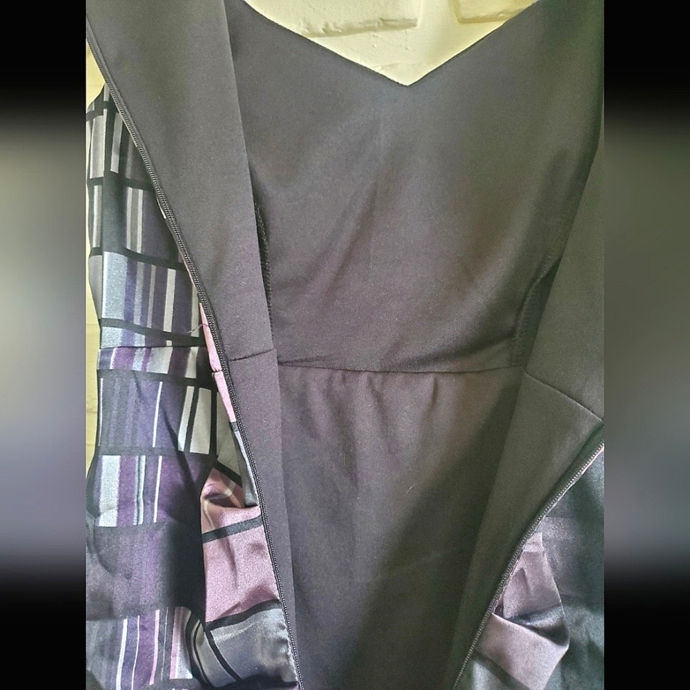 Le Chateau Stunning Cool Asymetrical Dress - Picture 12 of 15